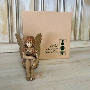 THE SECRET GARDEN,FAIRY FIGURINE. DELICATELY SCULPTED & CAST IN A QUALITY RESIN
